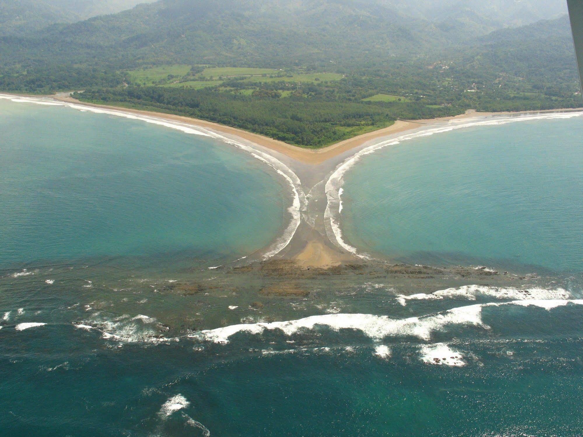 Hotel Villas Gaia Uvita Luaran gambar